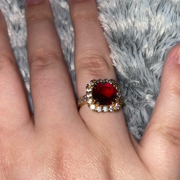 Vanessa Mooney: The Zena Ring - Picture 5 of 9